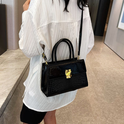 2023 Direct Casual Tote for Women 큰 가죽 핸드백과 디자이너 어깨 가방