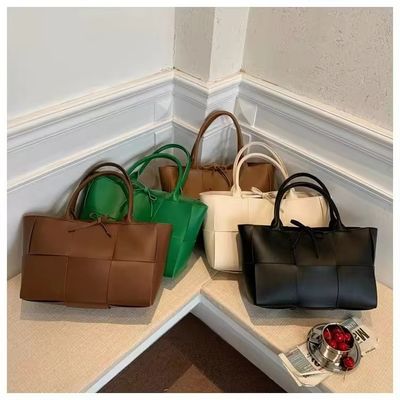 개방형 닫기 여성용 대용량 소매 가방 고급 PU 가죽 어깨 가방